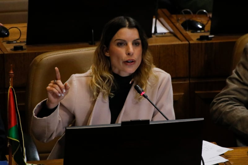 CAMARA: 10 Octubre 2024 | 10 OCTUBRE 2024/ VALPARAÍSO
Diputada Maite Orsini entrega sus descargos, durante la Acusación Constitucional en contra de la Ministra del Interior, Carolina Tohá.
FOTO: SEBASTIAN RIOS /AGENCIAUNO