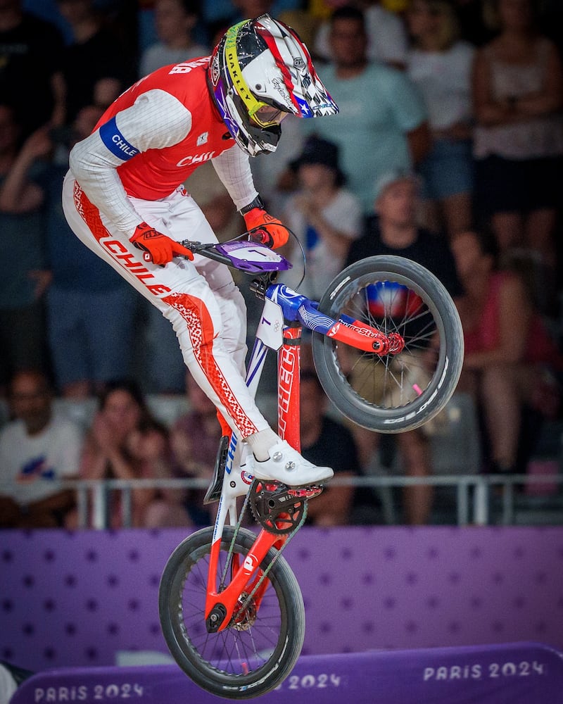 El pedalero nacional clasificó a las semifinales del BMX Racing de los JJ.OO. París 2024 gracias a su actuación en el repechaje.