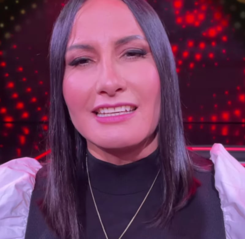 Deborah Riquelme imita a Laura Pausini en "MI nombre es".