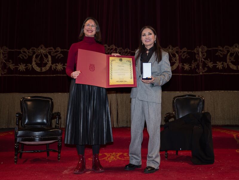 Irací Hassler y Ana Gabriel en el Teatro Municipal de Santiago