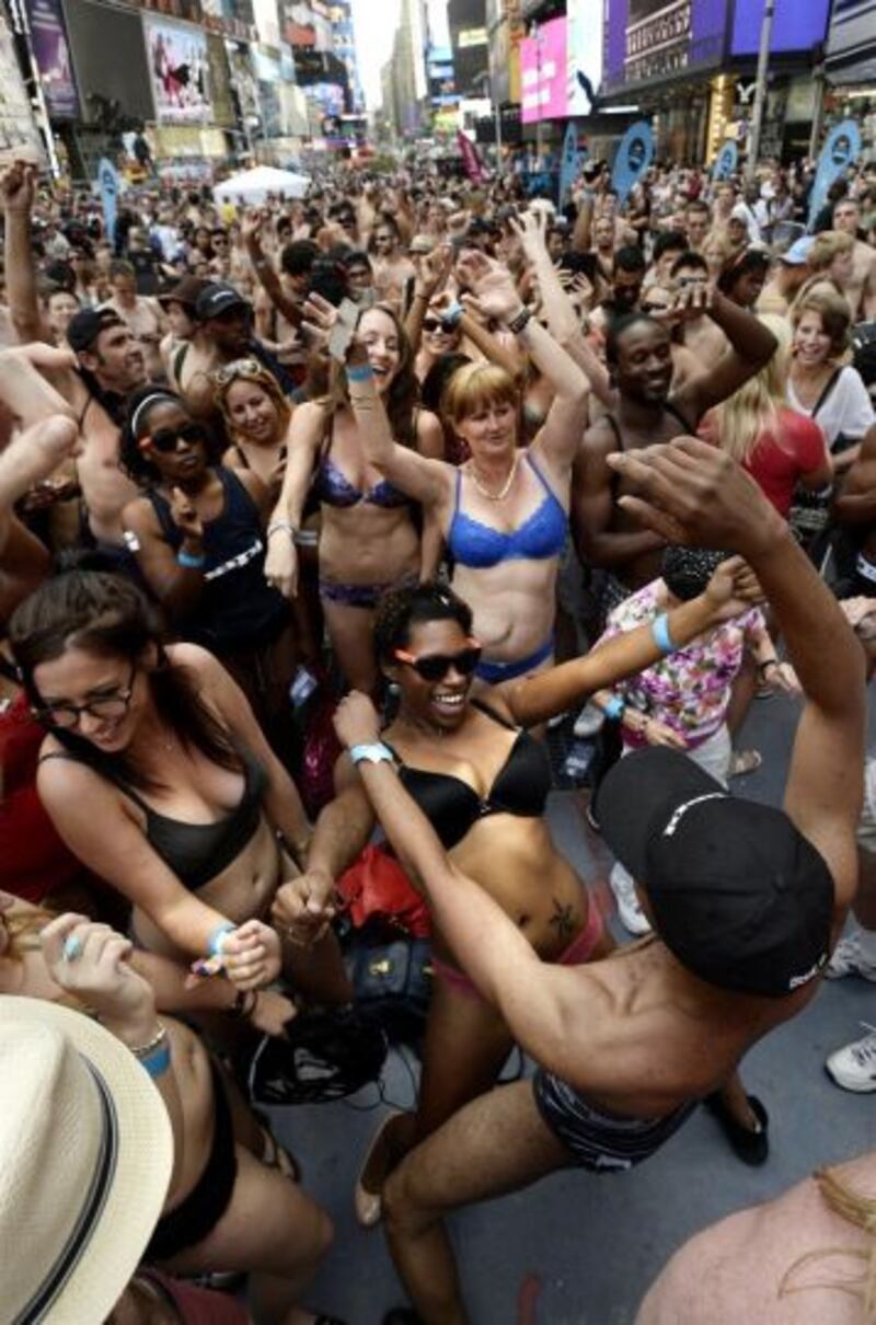 FOTOS] Cientos de personas celebran sin ropa en Times Square el día de la  ropa interior – Publimetro Chile