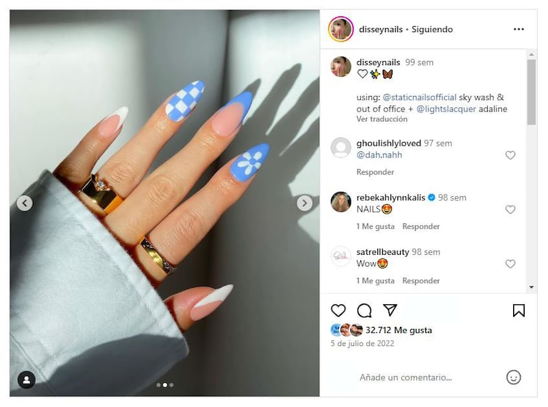 Las 'checkerboard nails' son la tendencia en cuanto a manicura más vibrante del verano