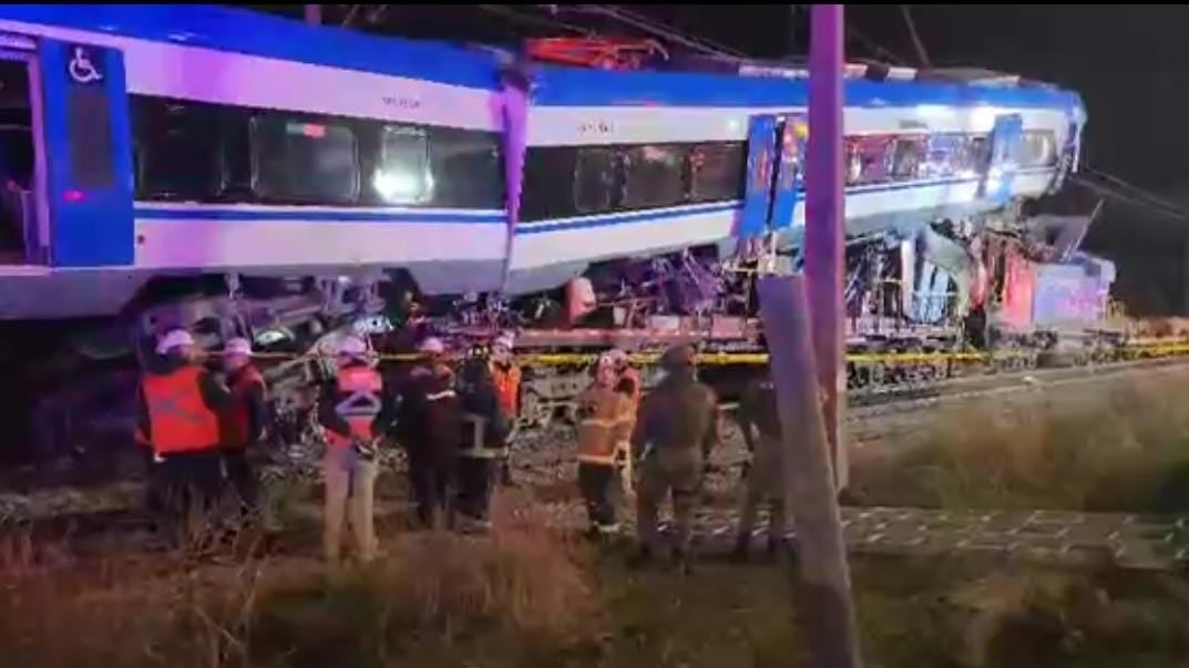 2 muertos y 9 lesionados en choque de trenes en San Bernardo.