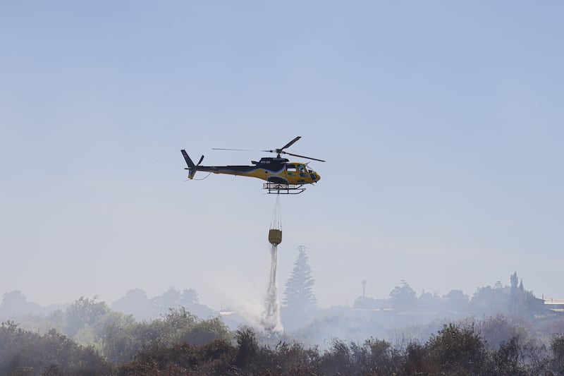 HUALPEN: Incendio forestal costado Supermercado Jumbo | 08 DE FEBRERO DE 2025/HUALPEN
Incendio forestal de rápida propagación, al costado de Supermercado Jumbo de Avenida Costanera, de la comuna de Hualpén
FOTO: RODRIGO FUICA/AGENCIA UNO