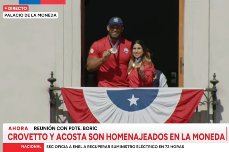 Los medallistas olímpicos chilenos fueron recibidos este mediodía en el palacio de La Moneda por el Presidente Gabriel Boric para ser homenajeados por sus logros deportivos en los pasados Juegos Olímpicos París 2024.