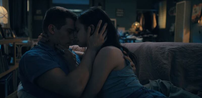 'Corazones malheridos' está protagonizada por Sofia Carson y Nicholas Galitzine