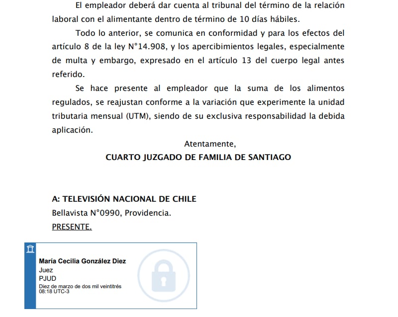 Una millonaria deuda por concepto de pensión alimenticia tendría Iván Núñez con su ex esposa Marlene de la Fuente, lo cual obligó al Cuarto Tribunal de Familia ordenar a TVN a retener parte del sueldo del conductor, para cumplir con los pagos desde abril de este año en adelante.
“Notifíquese al empleador Televisión Nacional de Chile...Resolvió Magistrada del Cuarto Juzgado de Familia de Santiago”, María González Diez. 
“Se ordena que los alimentos establecidos con reajustabilidad semestral...se paguen en la cuenta de ahorro... bajo la modalidad de retención judicial por parte del empleador, a contar del mes de abril de 2023″, indica el documento publicado en la página del Poder Judicial, al cual accedió Publimetro.
Según estableció el tribunal, Televisión Nacional deberá retener una suma cercana a los tres millones de pesos.  “Monto establecido con reajustabilidad semestral según IPC, equivalente a 46,99662 UTM...”, indicó la resolución.
Incluso, advierten en el documento “si la persona natural o jurídica que deba hacer la retención... desobedeciere la respectiva orden judicial, incurrirá en multa, a beneficio fiscal, equivalente al doble de la cantidad mandada retener”.
Además, según información recopilada por el medio Duplos se establece que “en una audiencia realizada el 3 de mayo, Iván Núñez se comprometió a pagar el total de la deuda de pensión de alimentos que le quedaba antes del 12 de mayo del 2023, lo que tampoco cumplió. Solo depositó un millón de pesos, equivalente a poco más de 15 UTM”.
Iván Núñez traspasó Jaguar a Thais Jordão
Otro de los antecedentes a los que Duplos tuvo acceso es que durante el juicio por fijación de pensión de alimentos, Iván Núñez traspasó un vehículo  Jaguar modelo Xe del año 2017 a su actual pareja, Thais Jordão. Hecho ocurrido en septiembre del 2022, indicó el citado medio. 
“Lo mismo habría sucedido con una una lancha que Iván le había regalado a Marlene en 2019 dentro del matrimonio, y que por no estar a nombre de su expareja, Núñez se la quedó y regaló a Thais”.