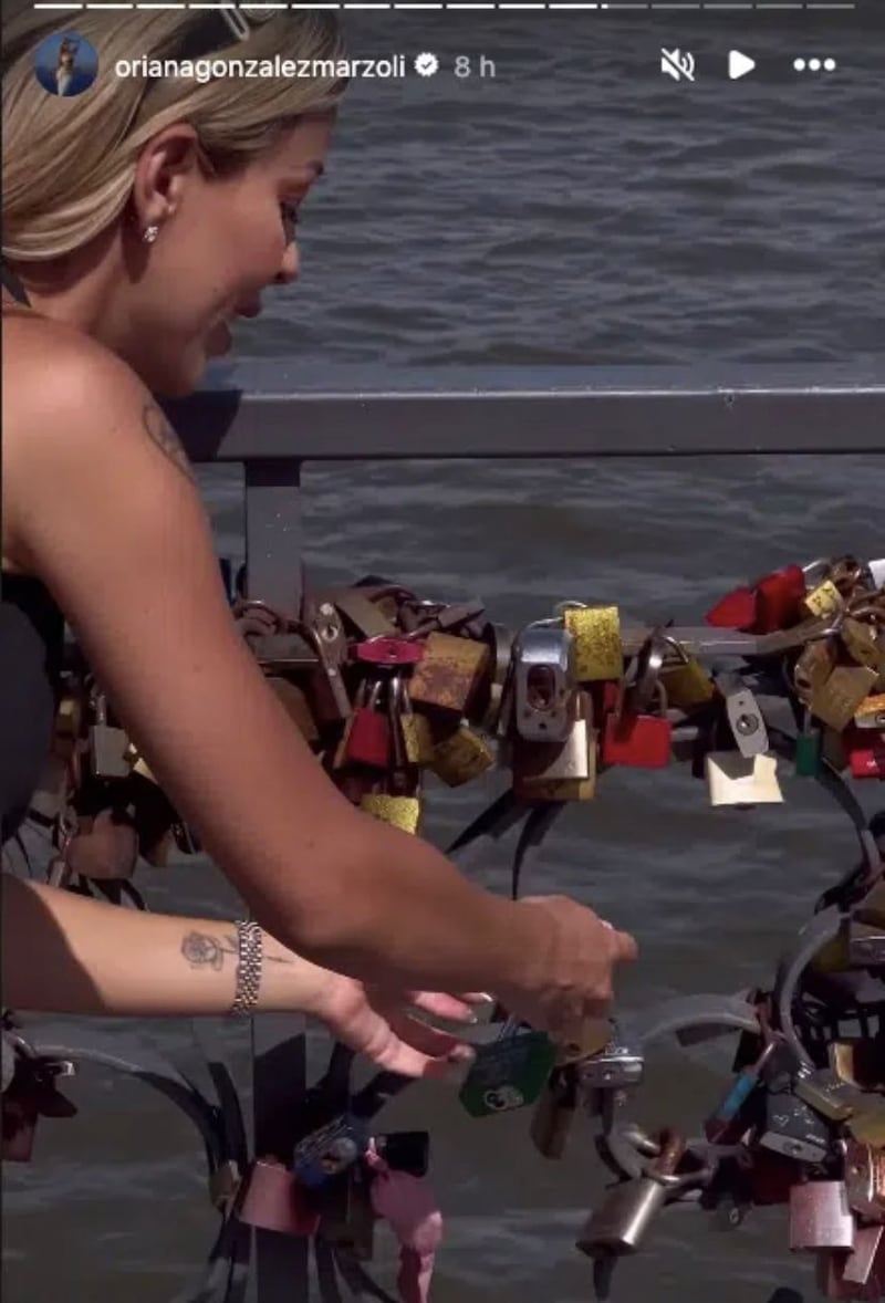 Oriana Marzolli y Facundo Gonzalez sellan su amor en puente de los enamorados. Captura de Instagram