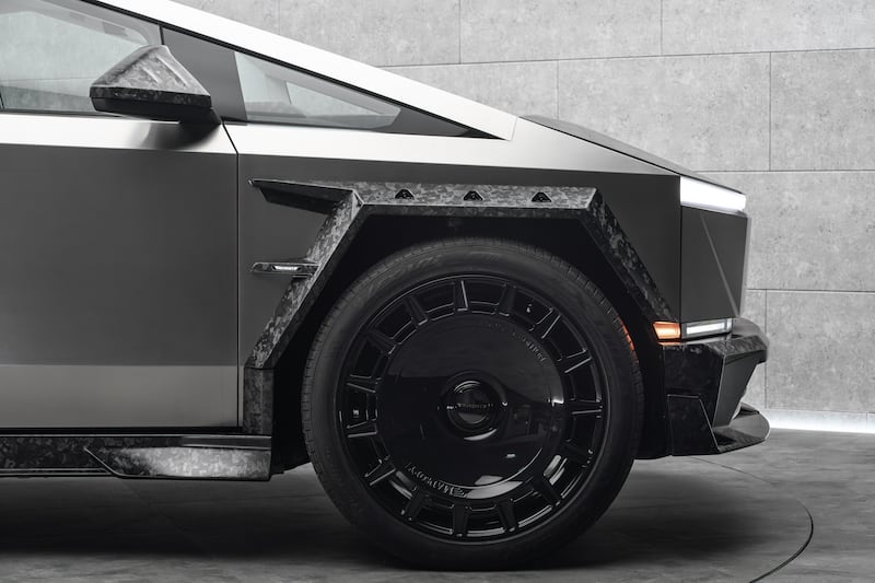 Mansory transforma el Tesla Cybertruck