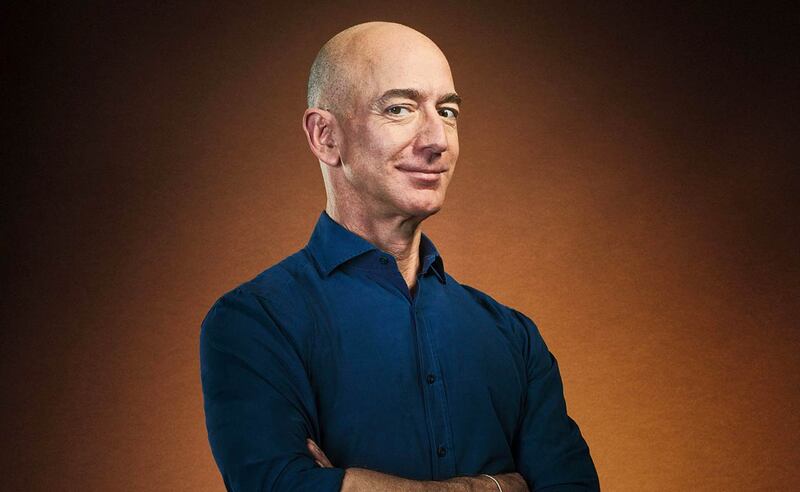 Jeff Bezos descendió al segundo lugar en el ranking