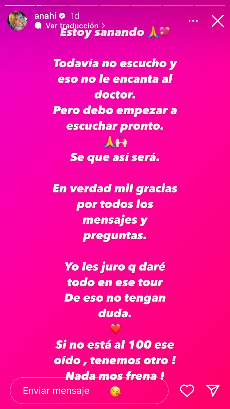 El pasado 20 de junio, Anahí sufrió un accidente que le perforó el tímpano, que puso en duda su llegada al tour de RBD.