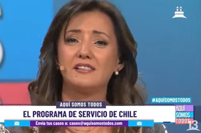 Priscilla Vargas no pudo evitar emocionarse al momento de cerrar el último capítulo de "Aquí somos todos", que este viernes puso fin a su ciclo de emisiones en las pantallas de Canal 13.