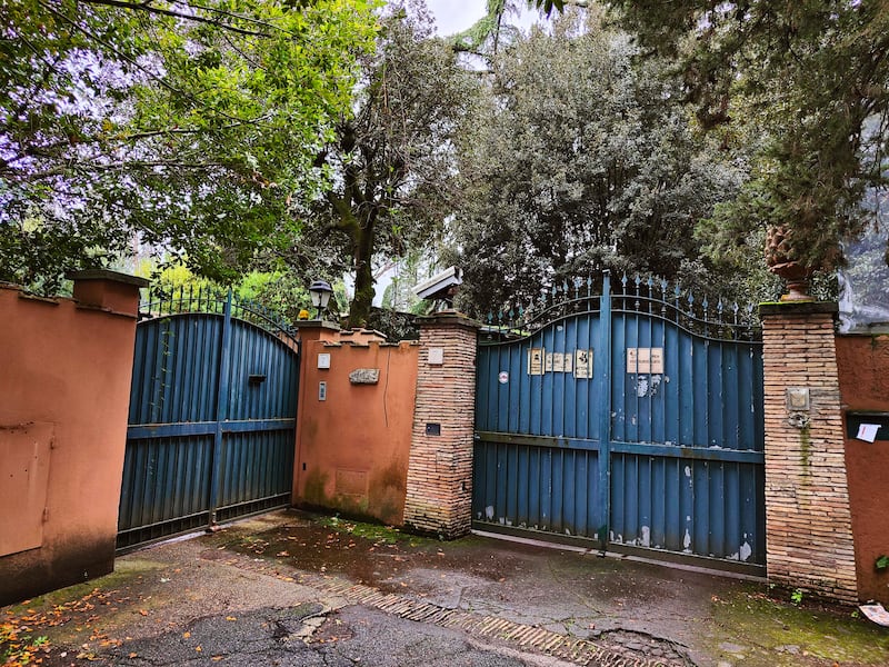 Exteriores de la casa en Roma, donde la mítica exactriz vivió sus últimos años.