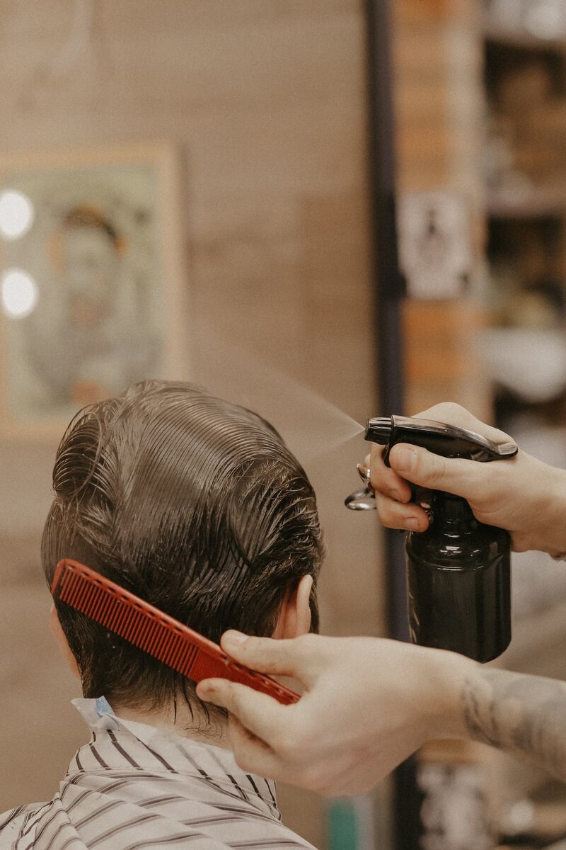 El romero tiene un poder para oscurecer el cabello