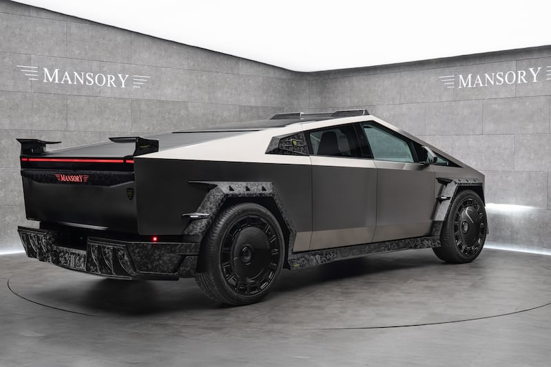 Mansory transforma el Tesla Cybertruck