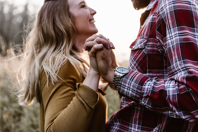 No vendas a tu esposo con tus amigas