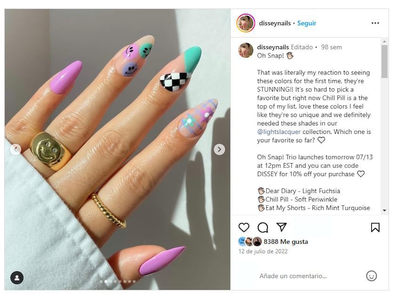 Las 'checkerboard nails' son la tendencia en cuanto a manicura más vibrante del verano